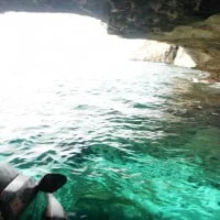 Agua cristalina en costa de Ibiza